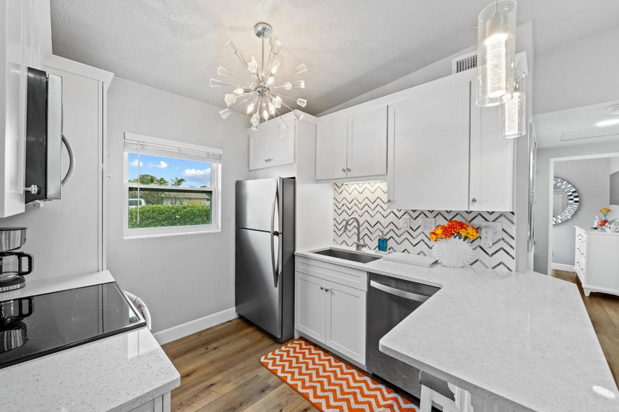 Midtown Cottage - In The Heart Of Cocoa Beach Eksteriør billede