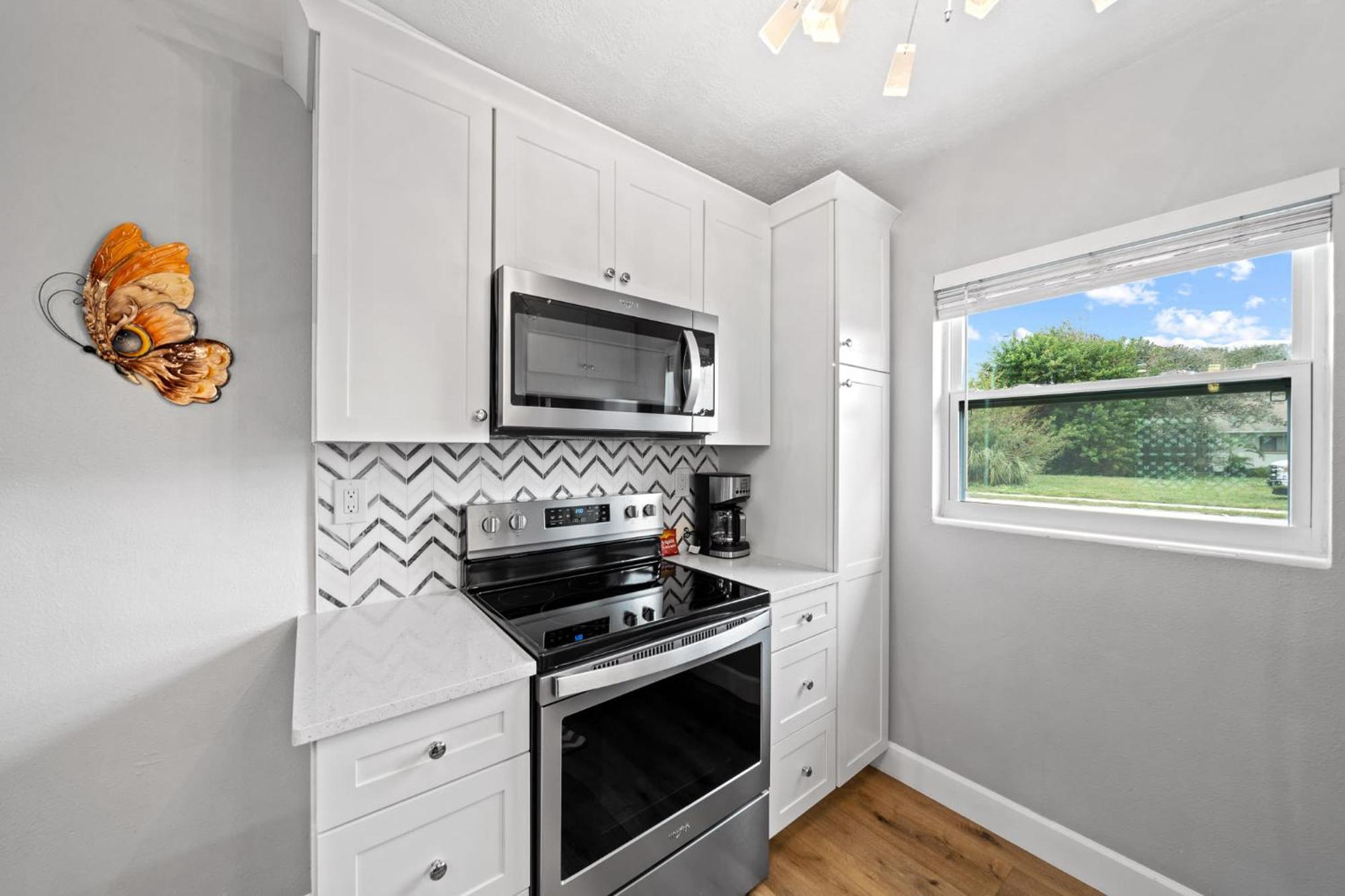 Midtown Cottage - In The Heart Of Cocoa Beach Eksteriør billede