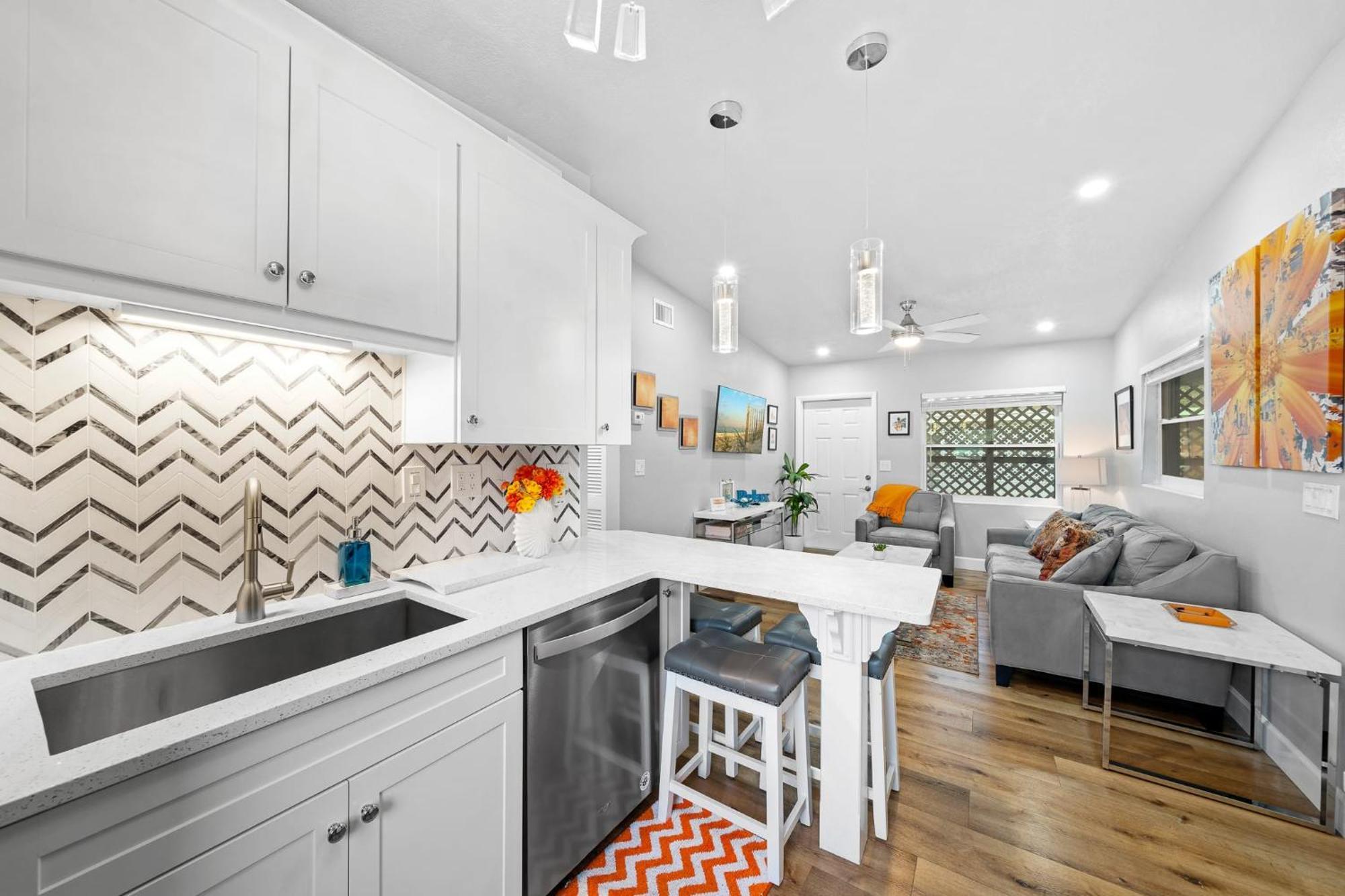 Midtown Cottage - In The Heart Of Cocoa Beach Eksteriør billede